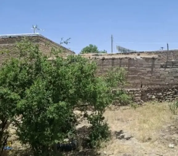 زمین مسکونی با موقعیت عالی دربافت