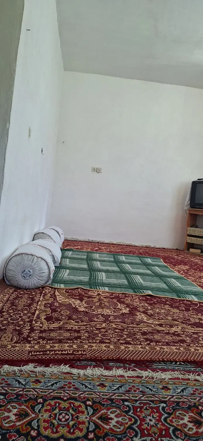 یک باب منزل مسکونی طبقه اول جابه کوچه ی ۱۲ مفتح