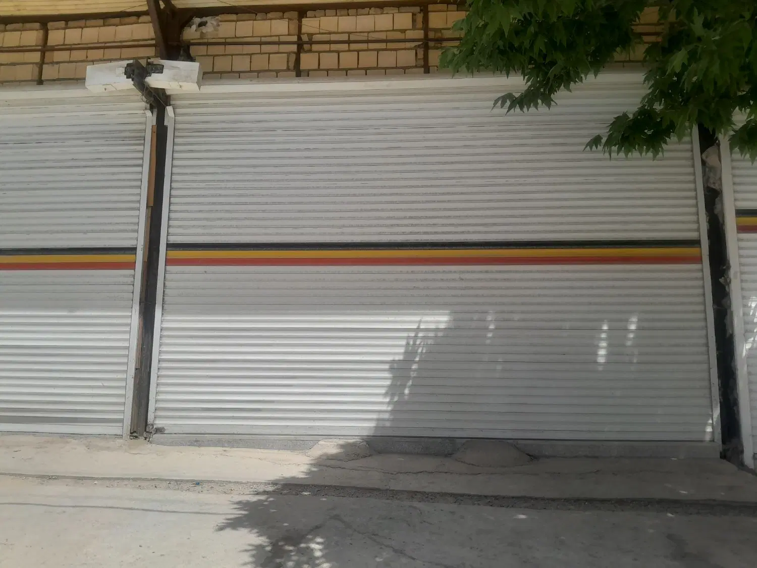 مغازه در نیاوران روبروی افق کوروش