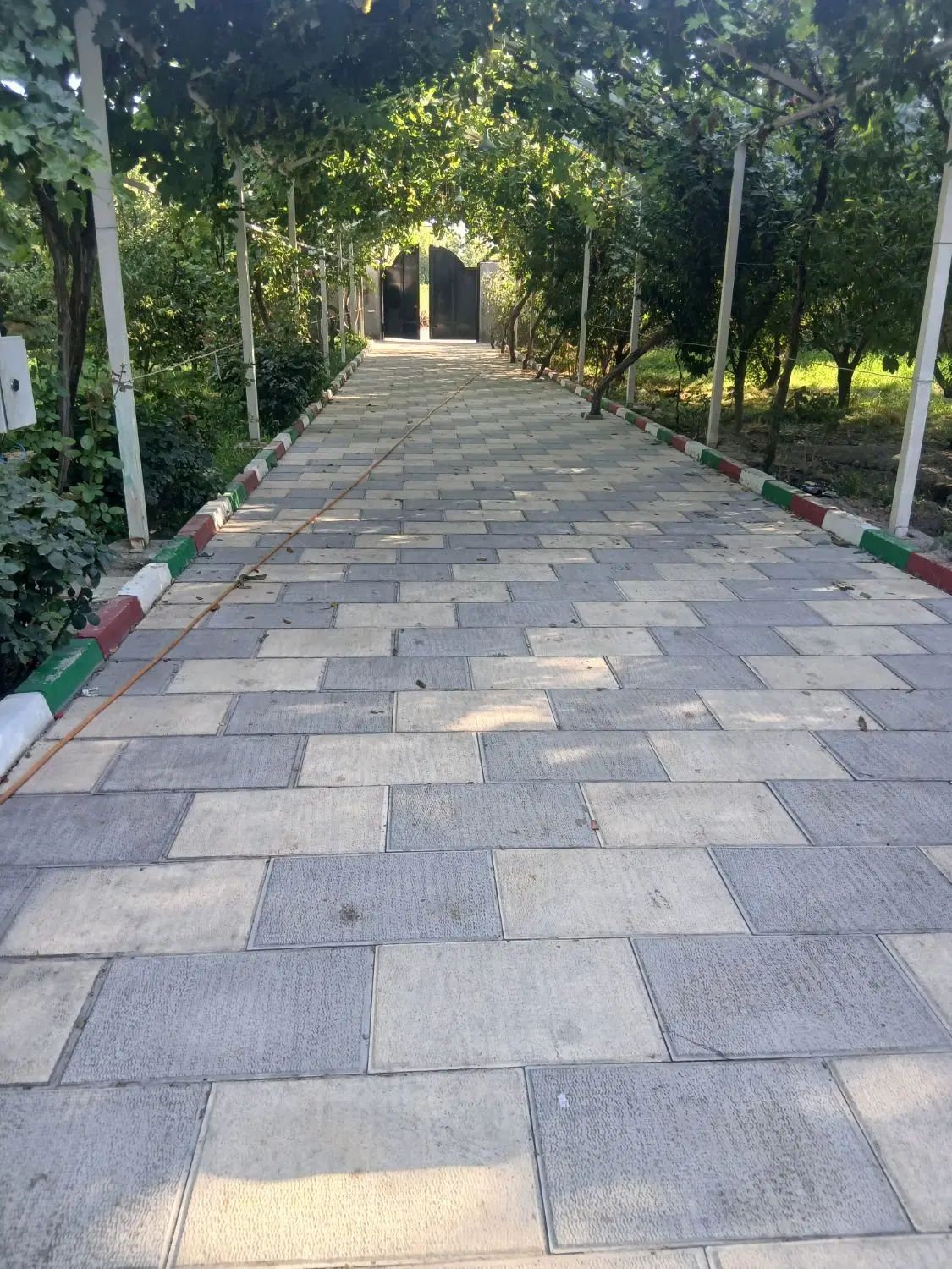 ۱۰۵۰۰ مترباغ ویلایی آب چاه آب شرب گاز۲برق