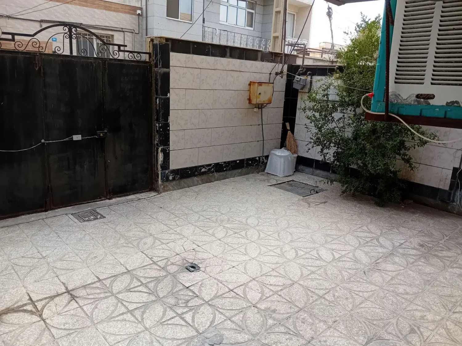45 متر حیاط