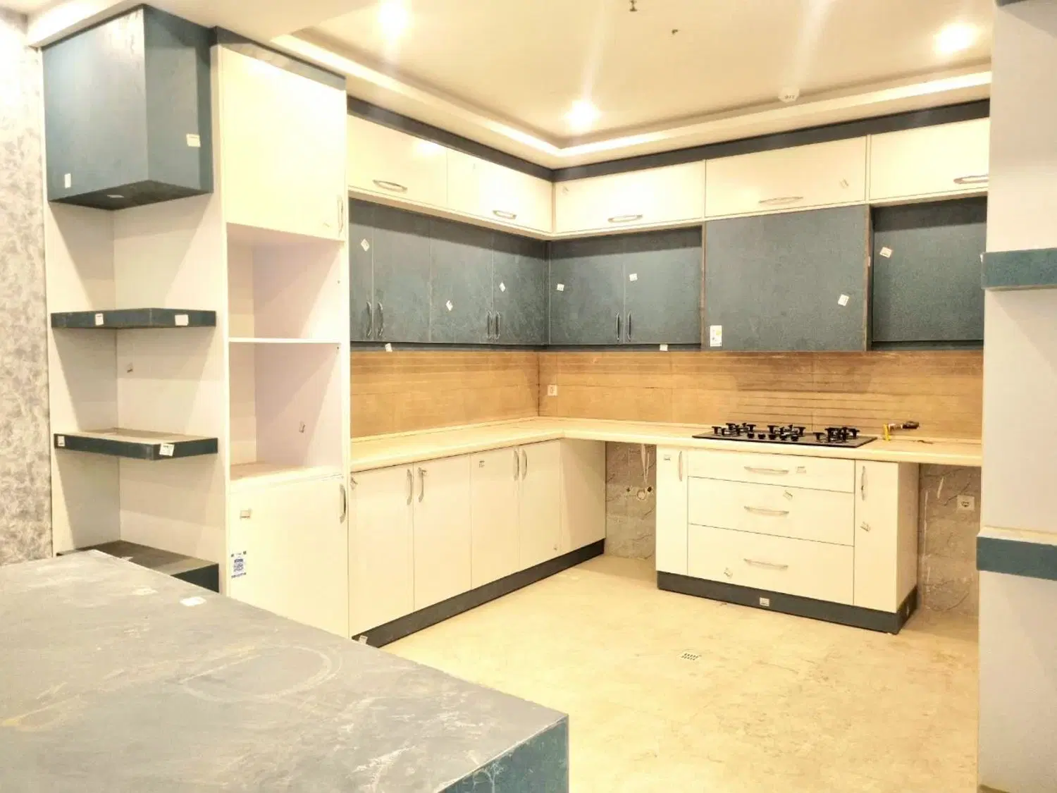 اوایل میرزا_ ۱۴۵ متر_تک واحدی_تاپ‌لوکیشن