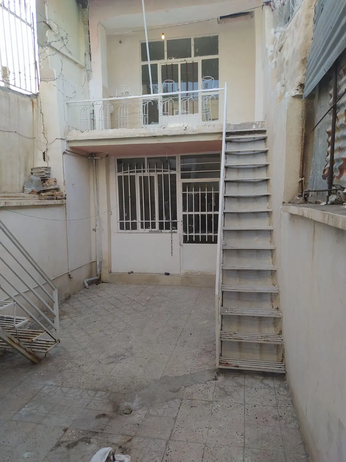 خانه ۱۰۰ متری تازه آباد(رشیدی)