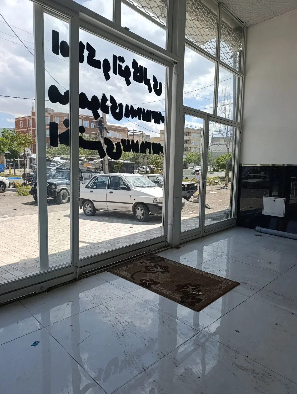 اجاره مغازه واقع در بلوار شهید بنی هاشم