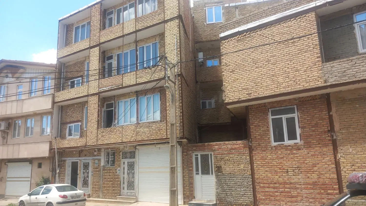 فروش حیاط۴طبقه۳واحوجداگانه