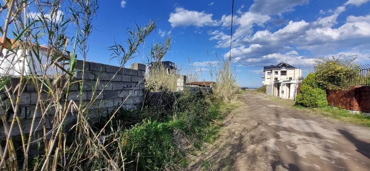 زمین بر اول دریا چمخاله