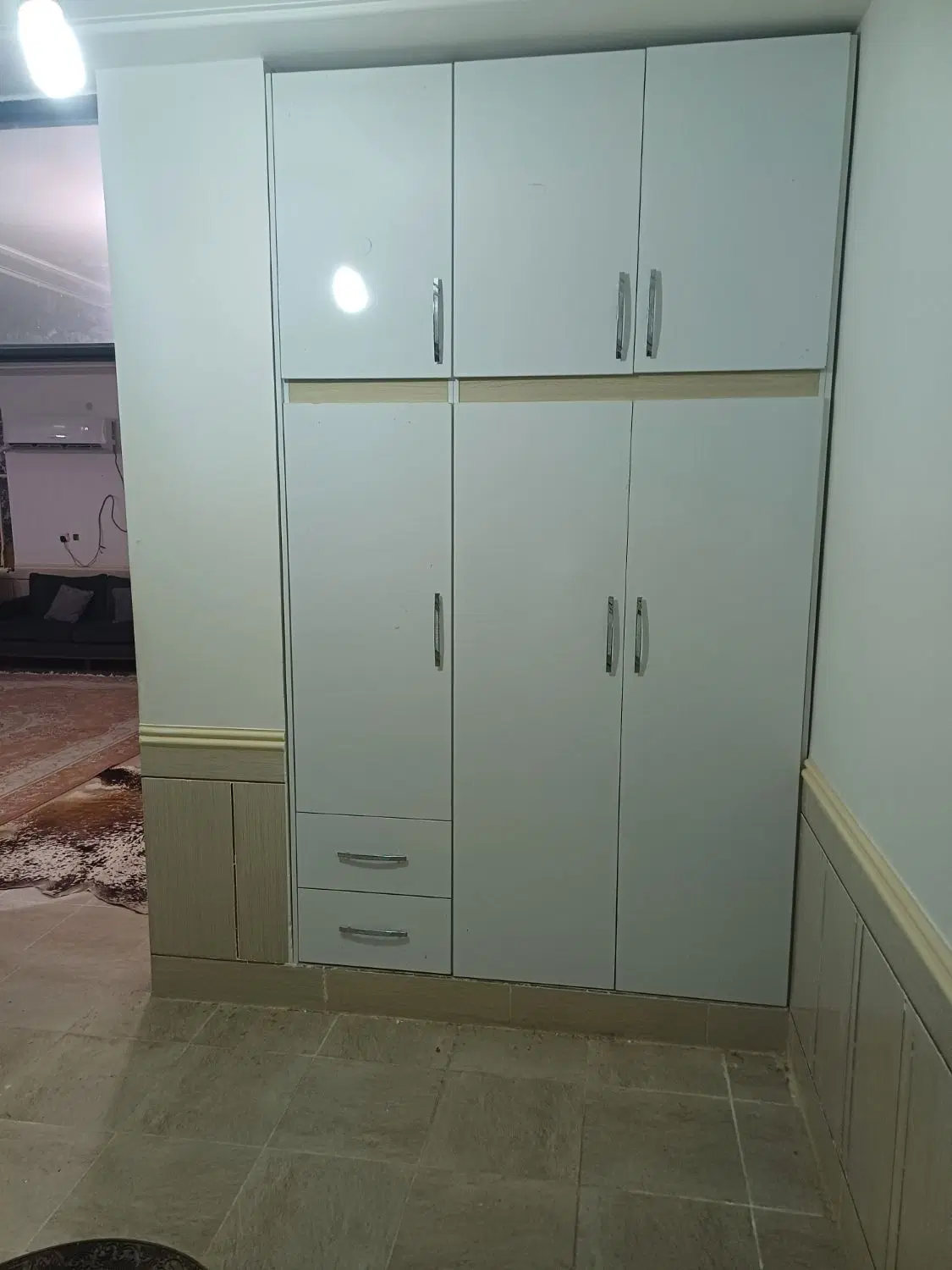 خانه طبقه بالا با پارک ماشین