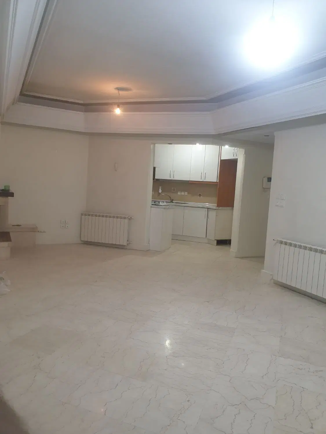 ۹۵مترتهرانپارس غربی۲خواب باپارکینگ آسانسوروانباری