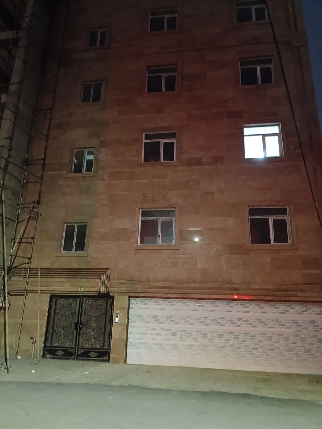 کارشناسان شهرک ساحلی بالاتر از آتاماشین گلش 6
