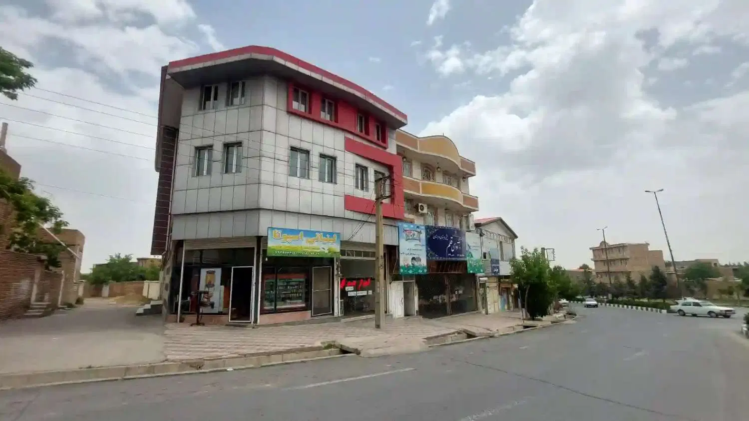 اجاره دو باب مغازه