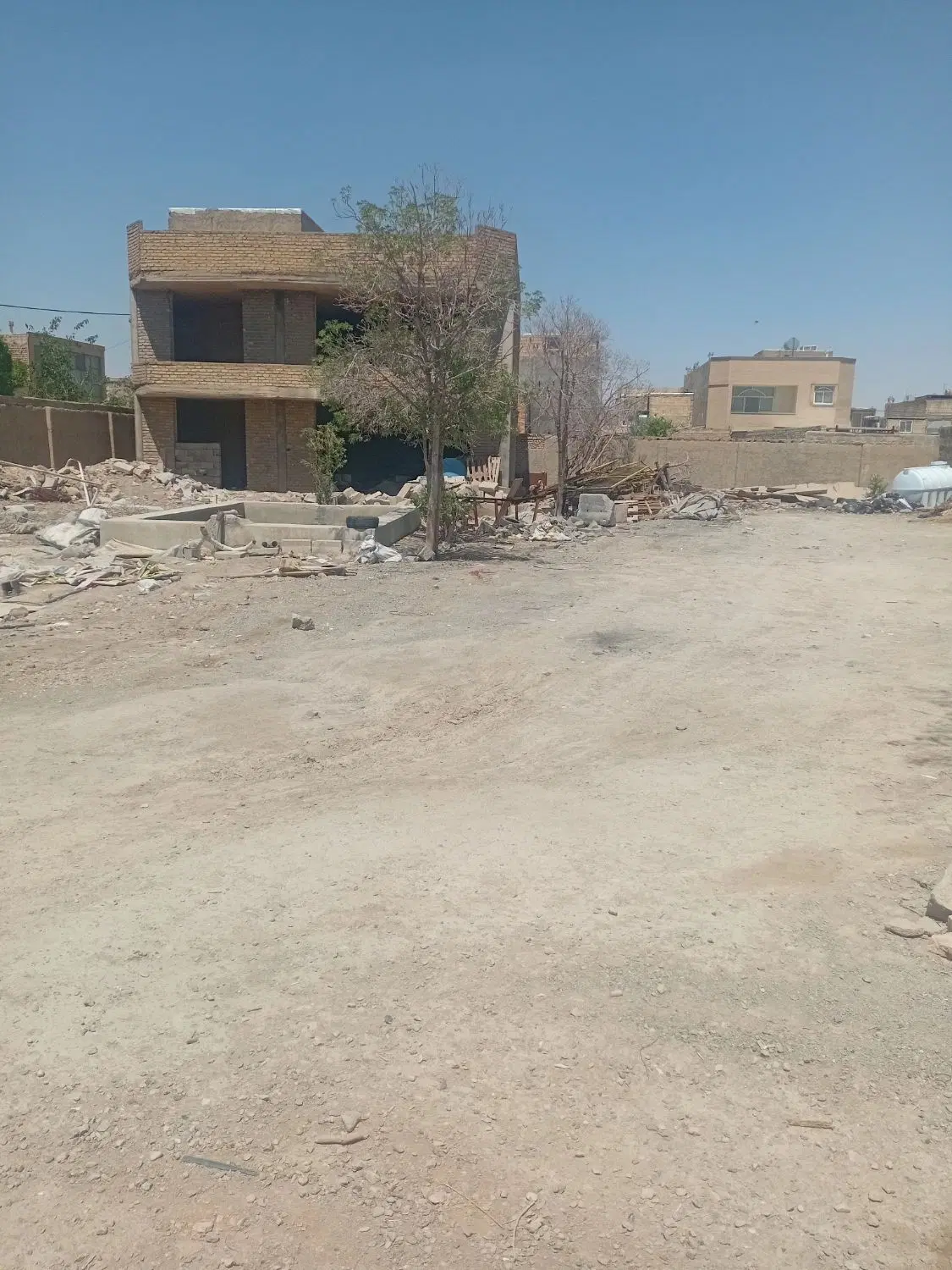 اجاره چاردیواری (انبار)