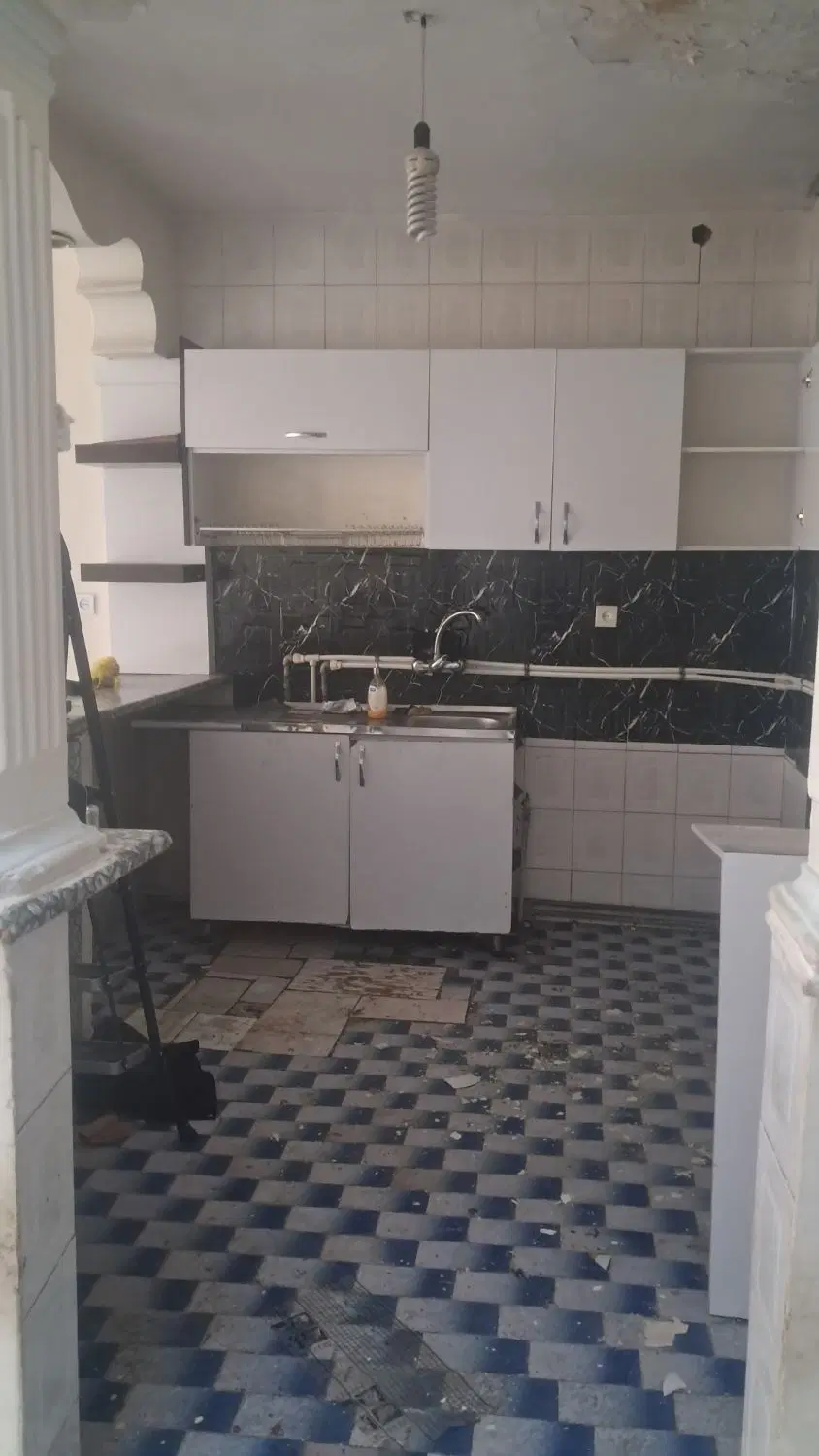 رهن و اجاره منزل طبقه اول روی پیلوت