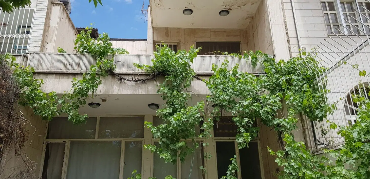 ۵۰۰ متر شمالی صاحبقرانیه سپند پشت سفارت چین