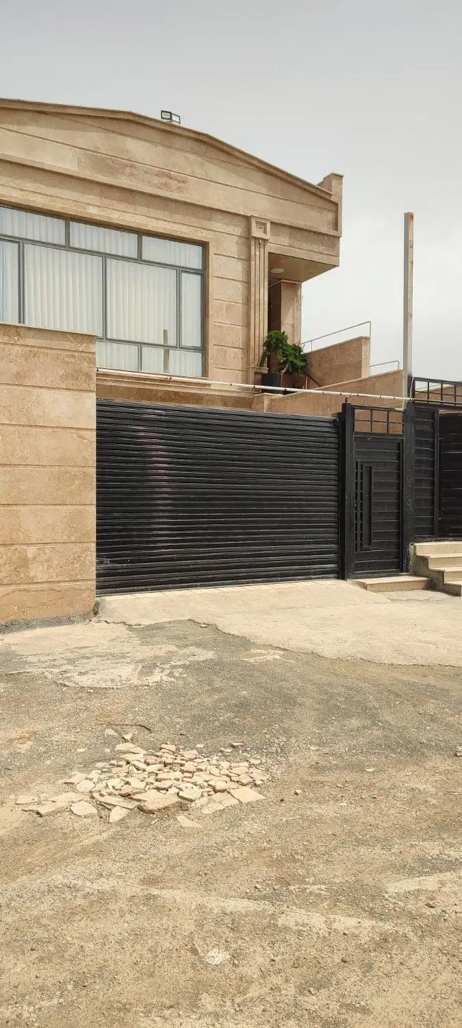 خانه ویلایی سه طبقه