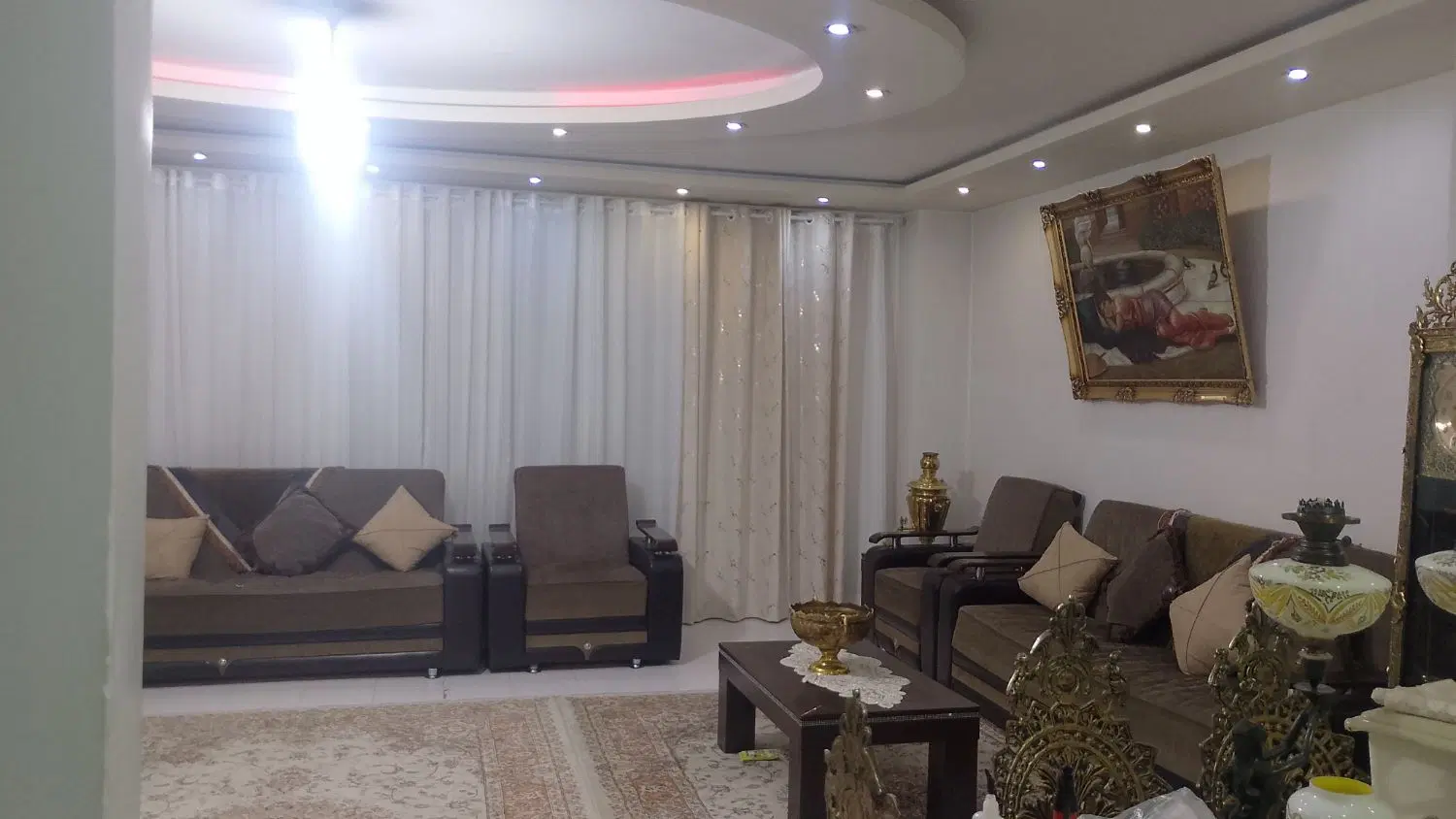 اجاره آپارتمان دارای حیاط ودربست وآسانسوردار
