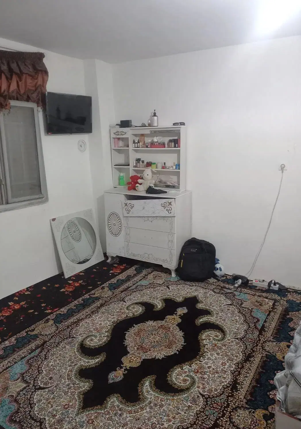 ۸۰ متر طالقانی _تک واحد_ نور خوب