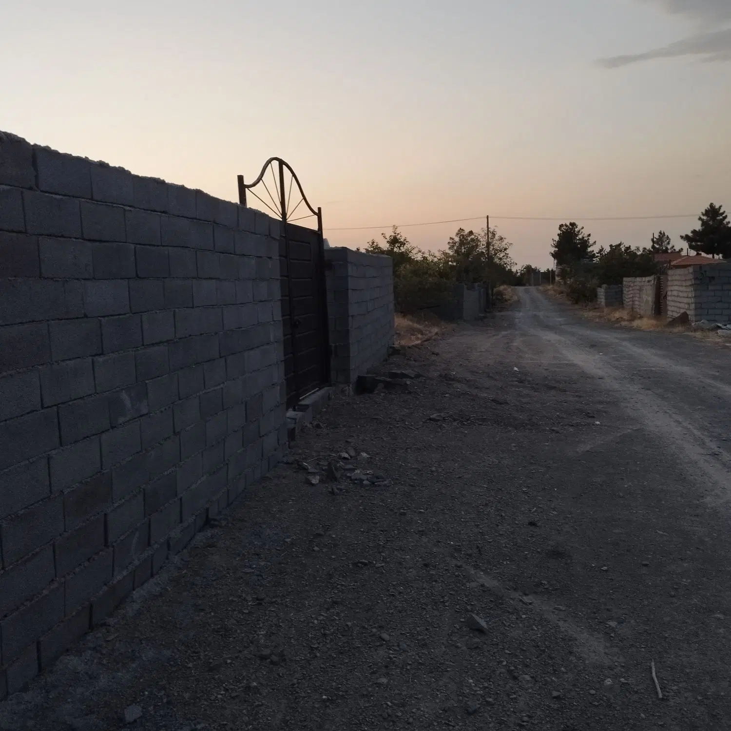 زمین سندار دو دیوار شاندیز گراخک