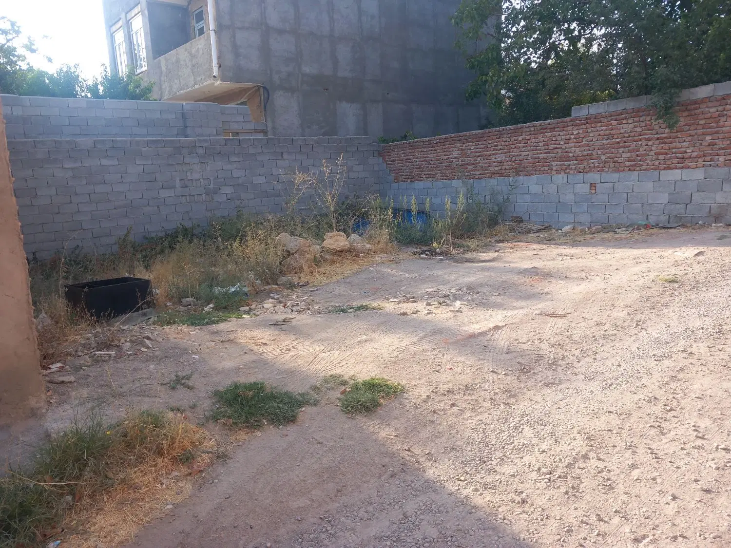 زمین مسکونی واقع در شهرک ارال