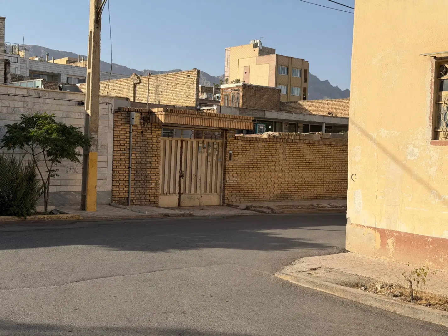خانه کلنگی آماده تخریب خیابان جمهوری اسلامی