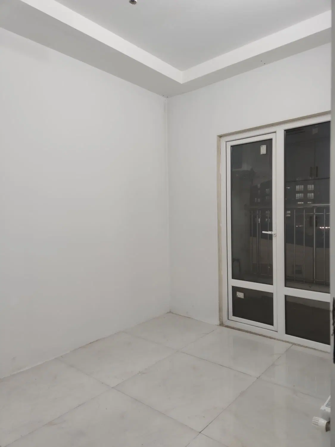 آپارتمان چهارسال ساخت فول امکانات سند ششدانگ زیرفی