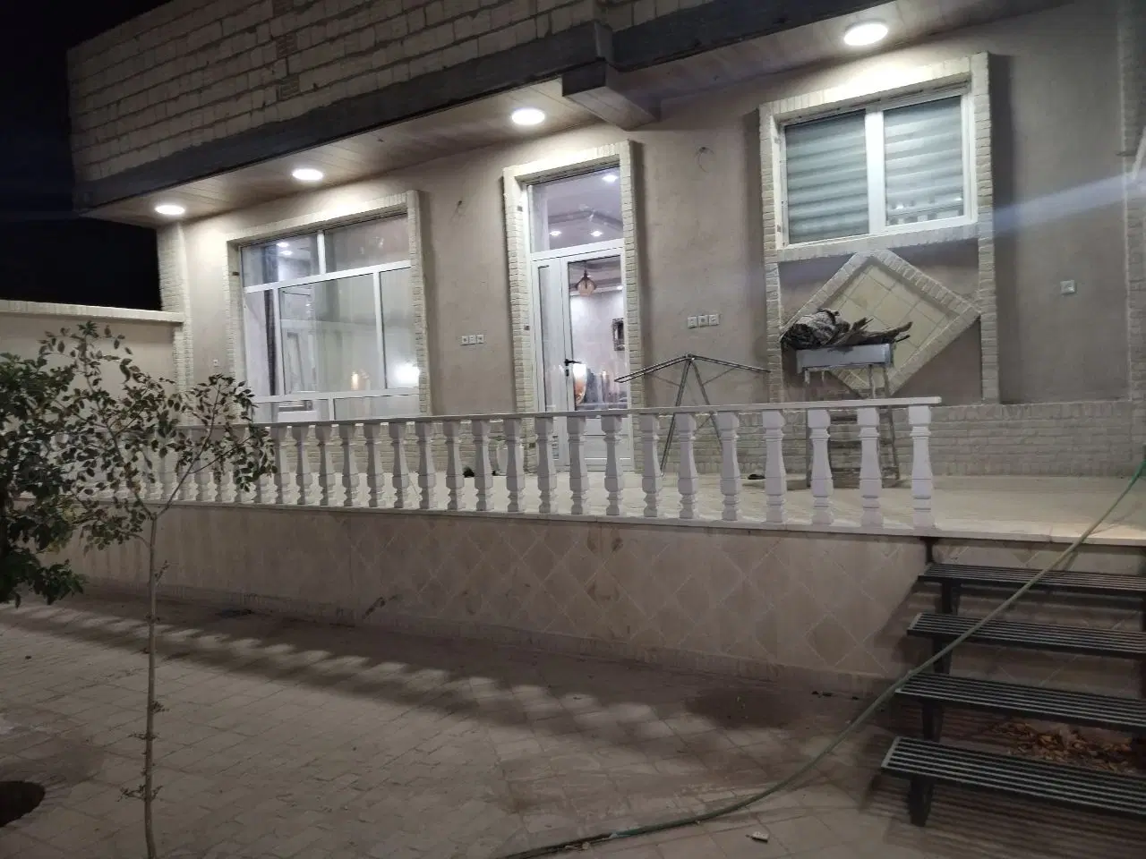 یک واحد مسکونی شیک