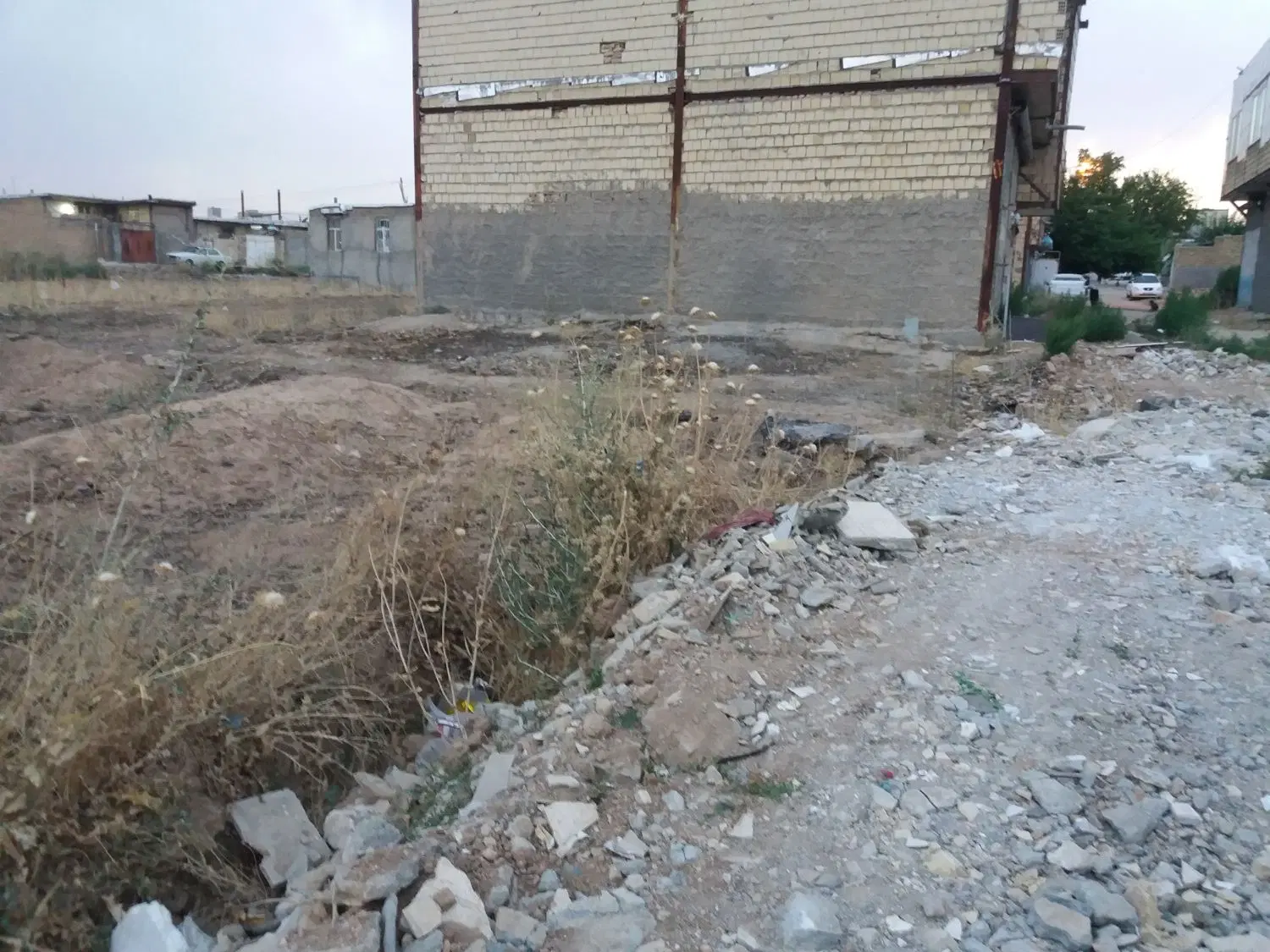 زمین مسکونی۹۰ متری