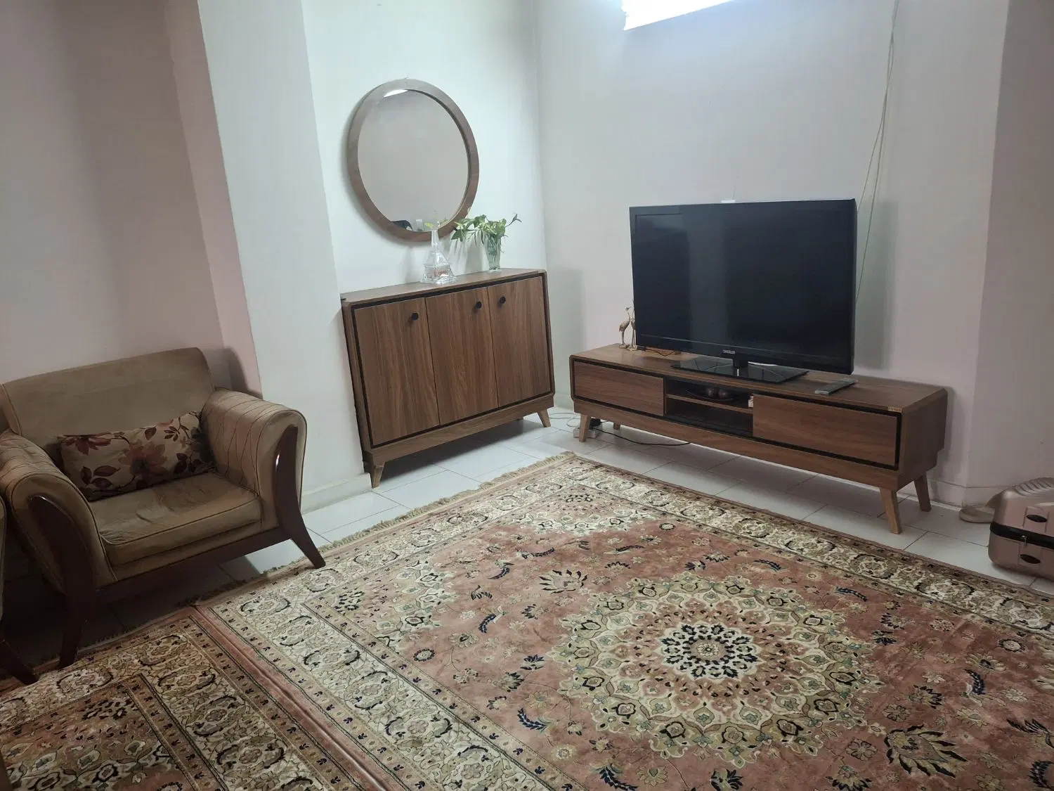 واحد سنددار نزدیک مترو