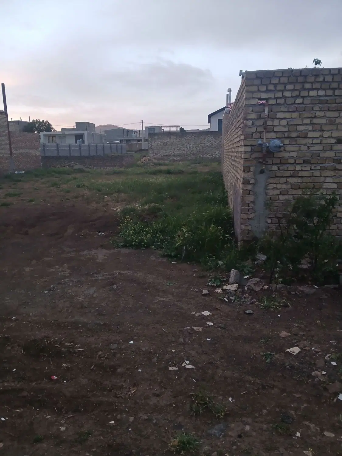 زمین مسکونی شهرک ویلایی همت اباد