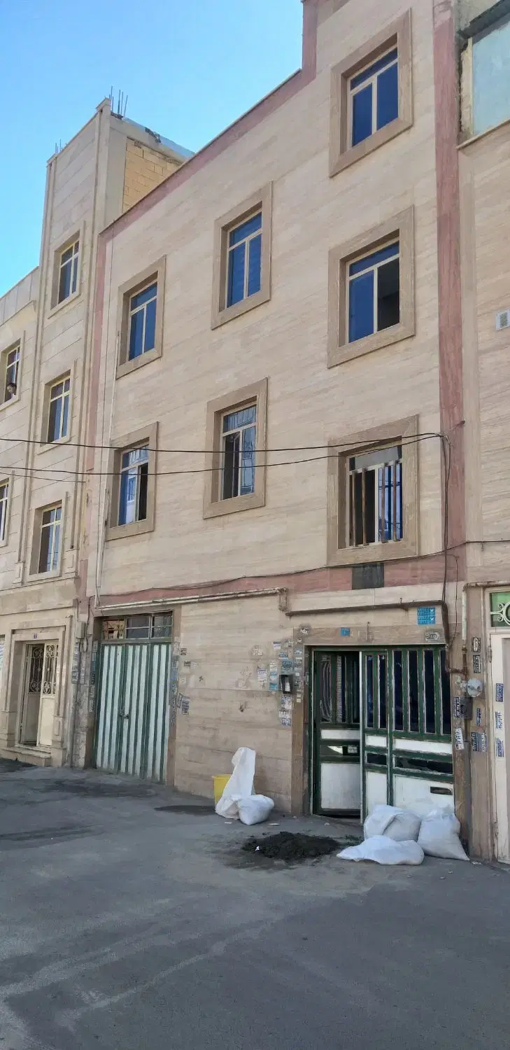آپارتمان ۳واحدی فروشی واقع درنهالستان۲