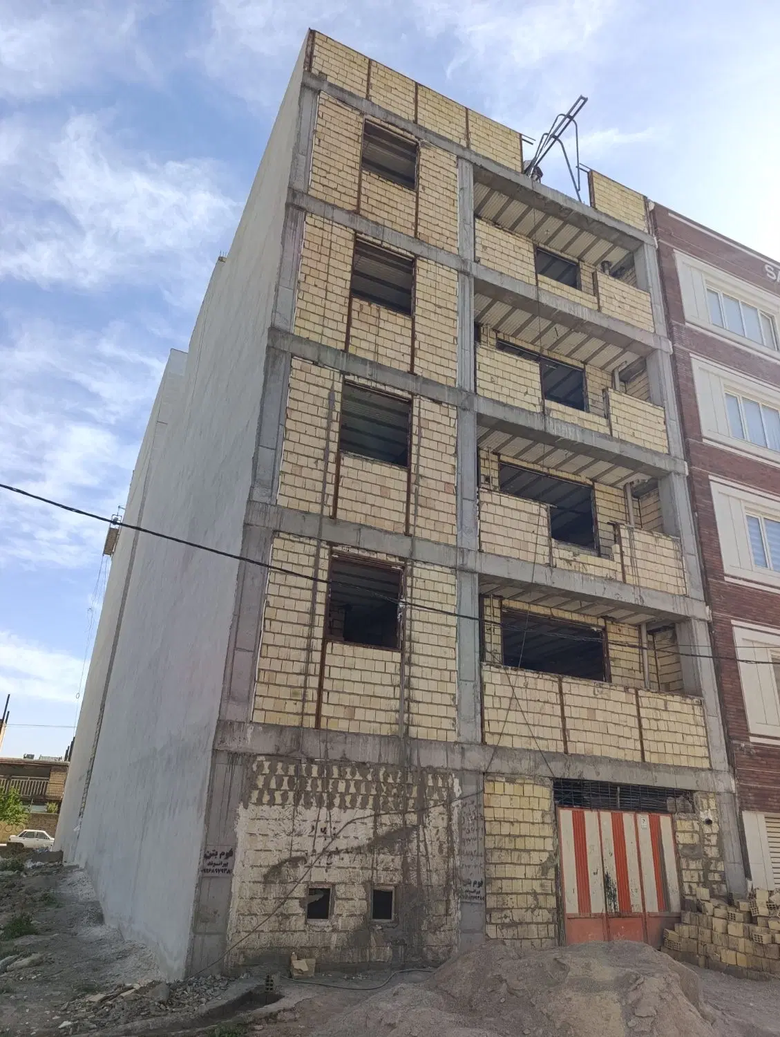 فروش آپارتمان ۱۰۰ متری خوش نقشه