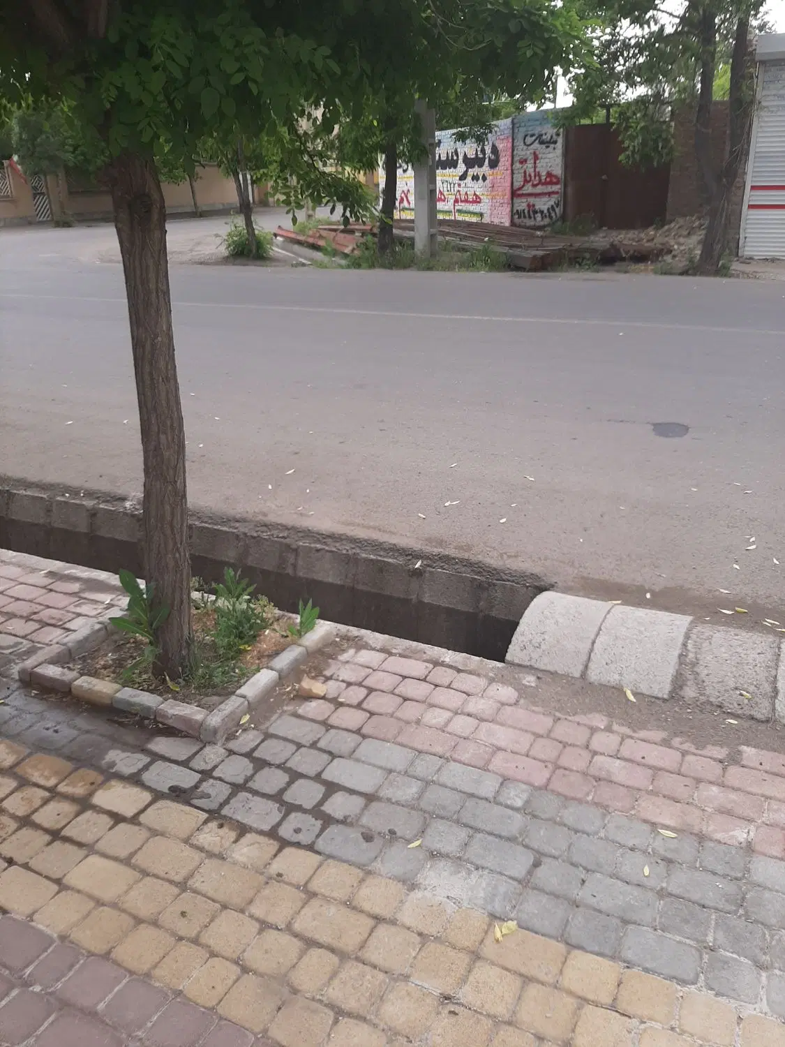 فروش زمین تجاری ومسکونی واقع نبش خیابان اتشنشانی
