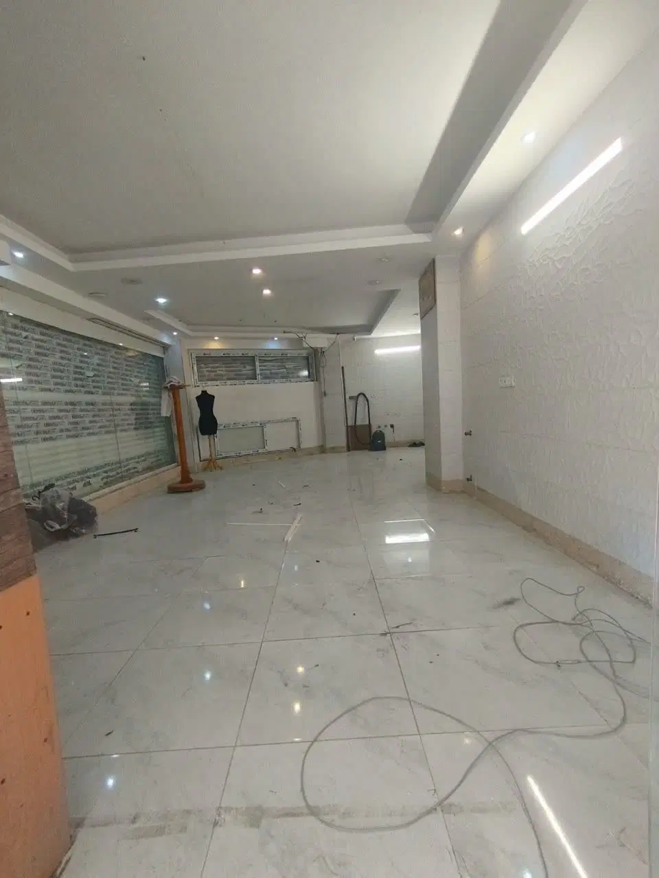 مغازه ۷۰ متری ، مرغ ، کوی راه حق ،.