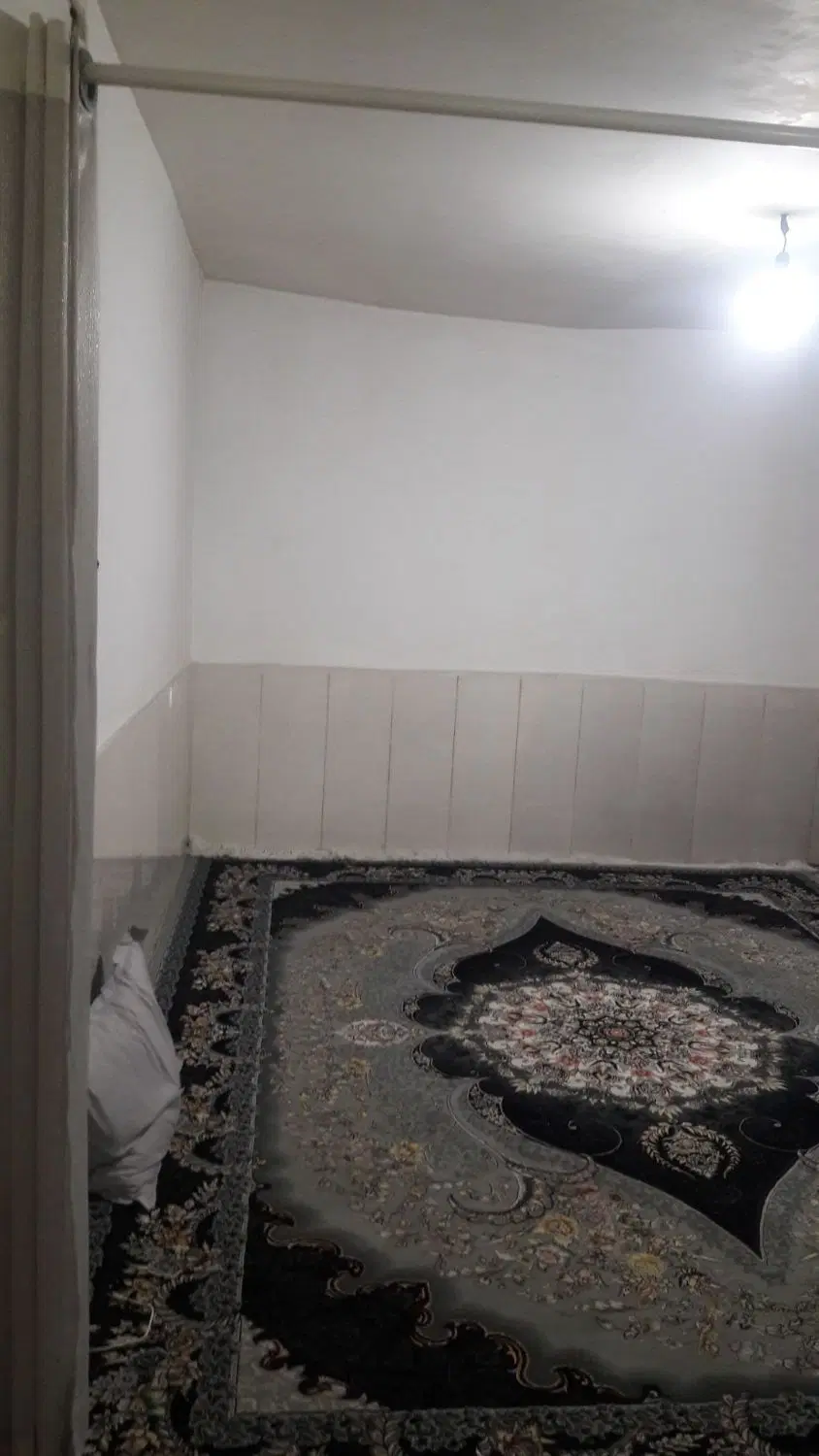 خونه قشلاق دوم نزدیک ایستگاه تاکسی