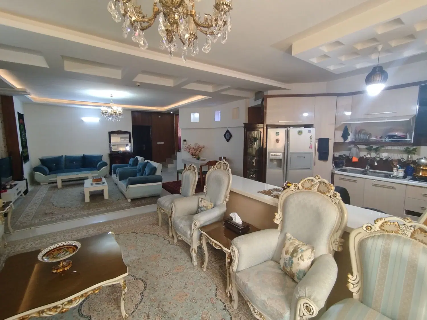 واحد ۱۳۰ متری استثنایی سه خواب روبروی پارک
