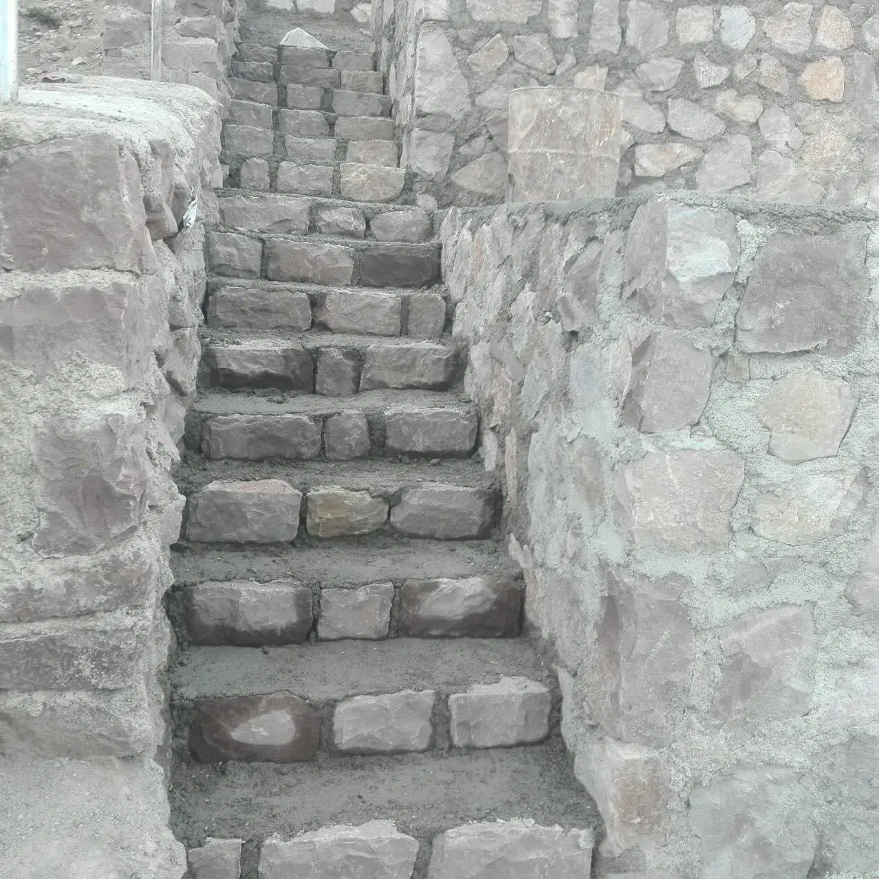 زمین ۲۱۰متری امامه بالا