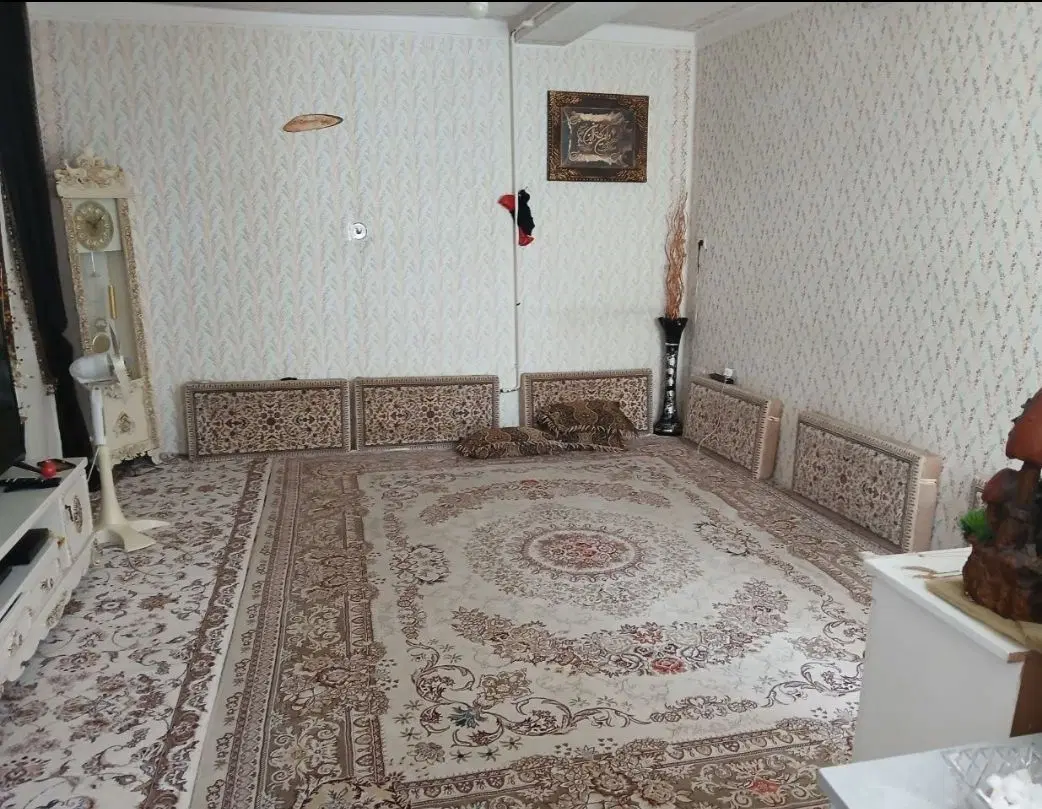 منزل ویلایی حیاط دار، ماشین رو خیابان سعدی