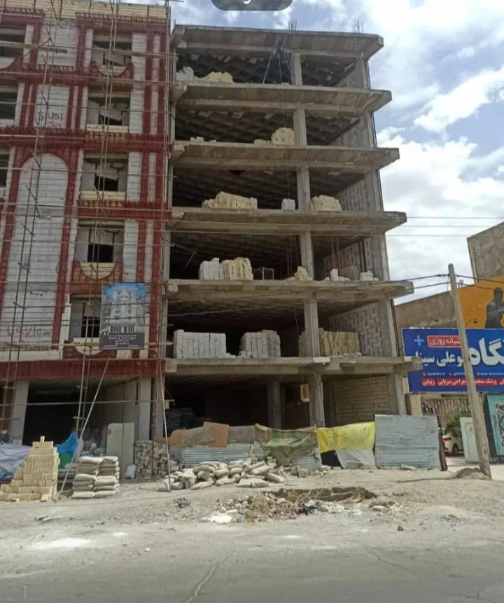 ساختمان تجاری مسکونی