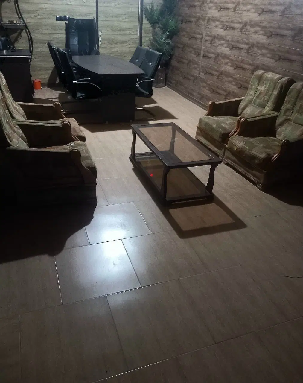 فروش کارگاه به مساحت ۲۲۰۰ متر با انشعبات کامل