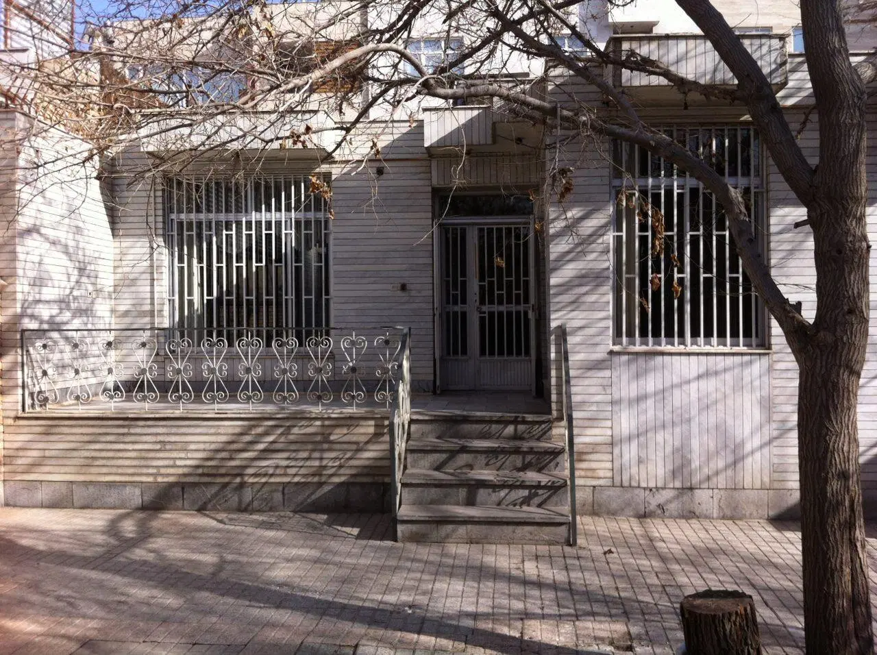 ویلایی 300 متری عرض 12