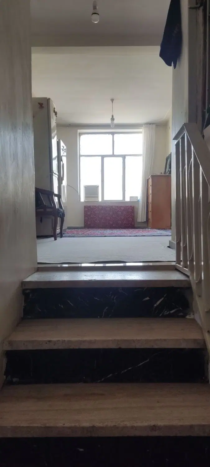 اجاره دو طبقه بازسازی شده بر خیابان
