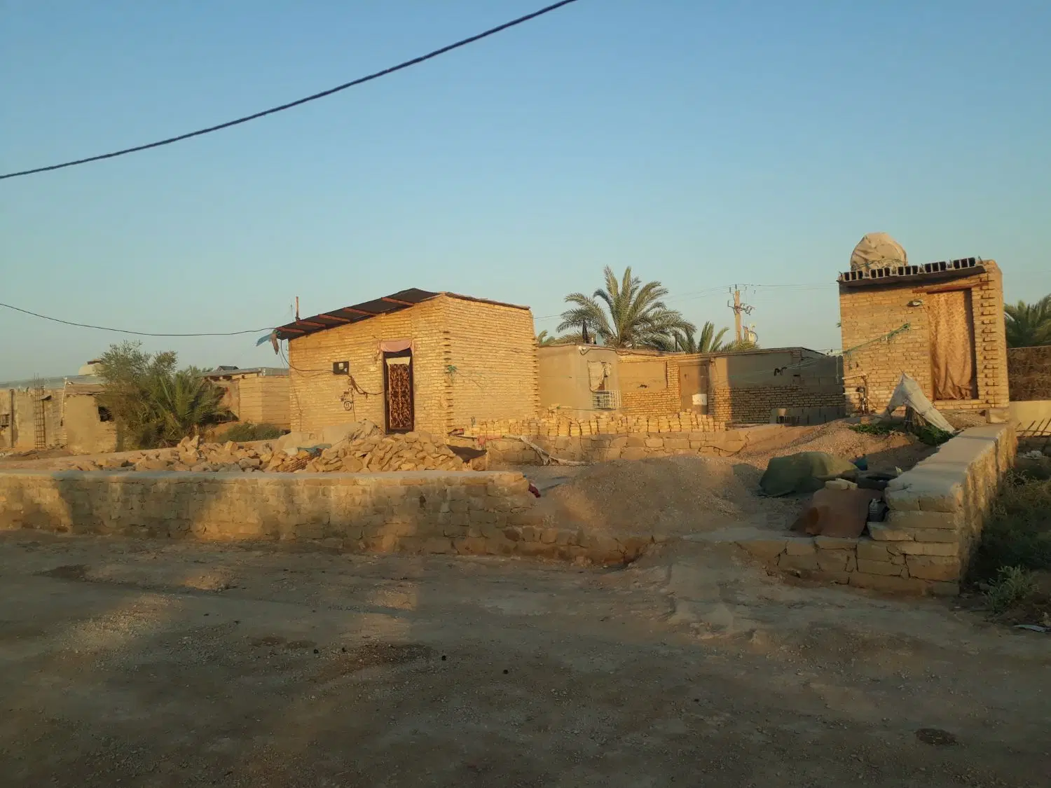 زمین فروشی