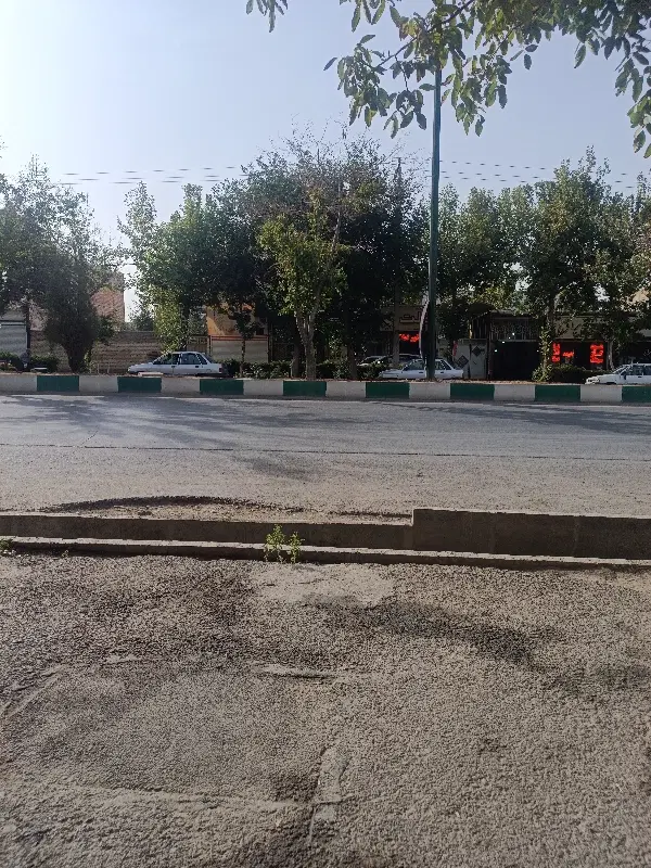 خانه قدیمی با مغازه
