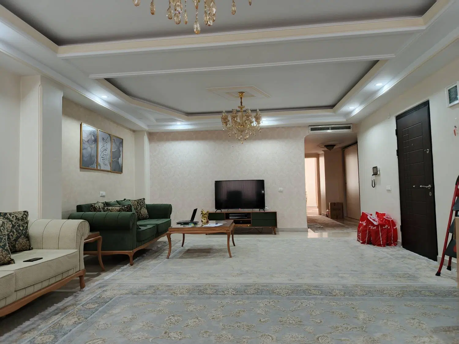 ۱۲۰ متر طبقه ۳ فول امکانات