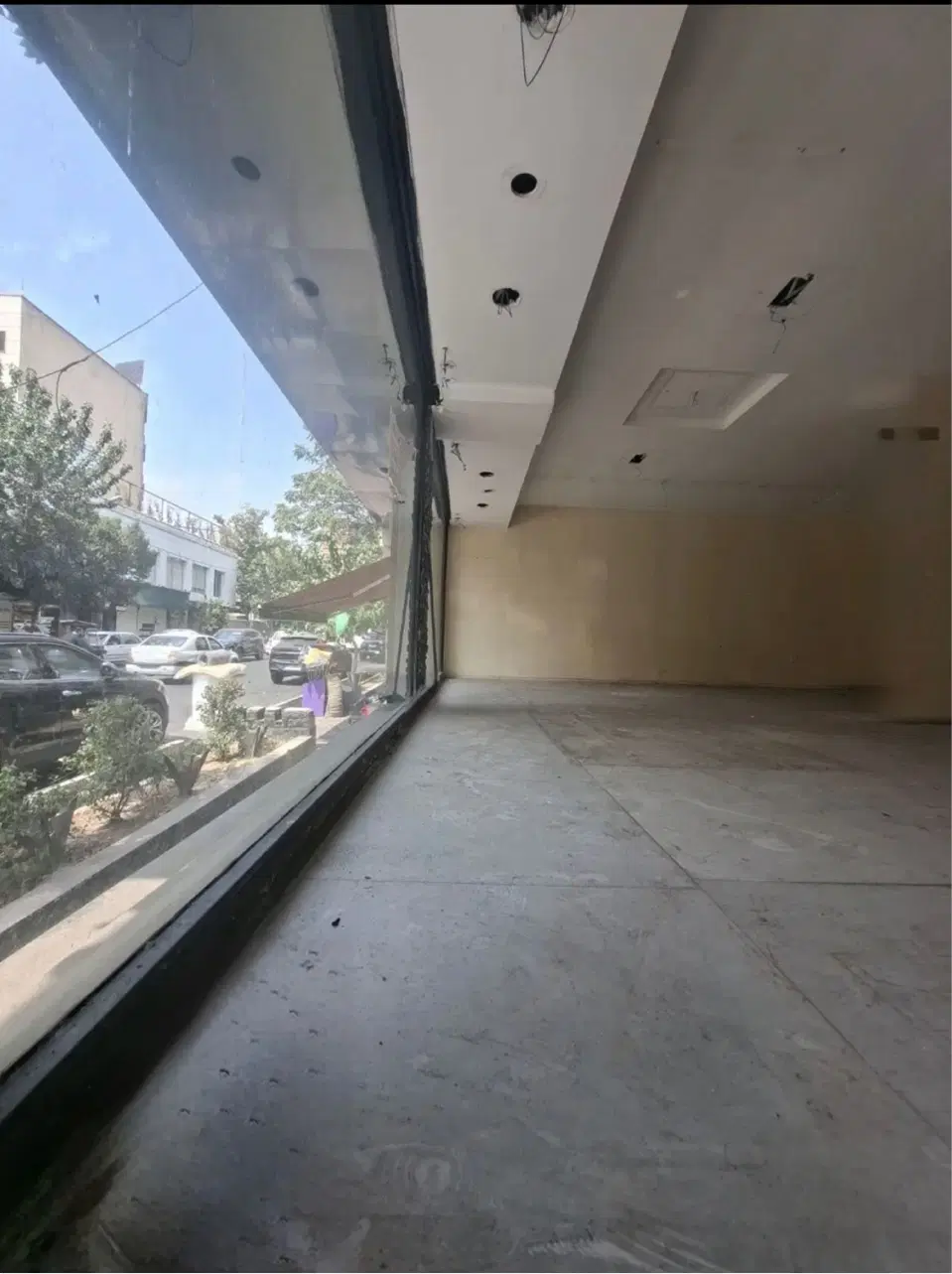 ۶۰ متر بر پاسداران ۲ دهنه تاپ لوکیشن-تابلوخور عالی