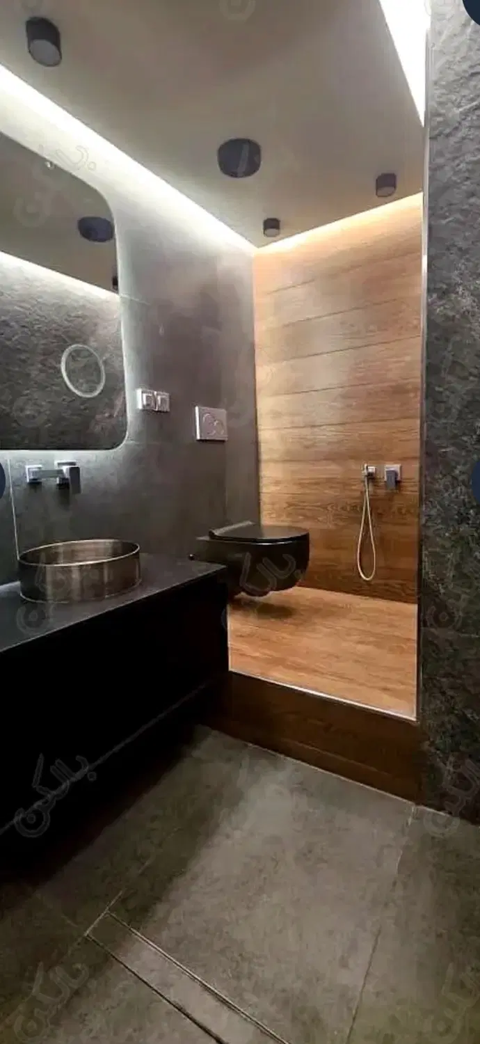 215 متر سعادت اباد