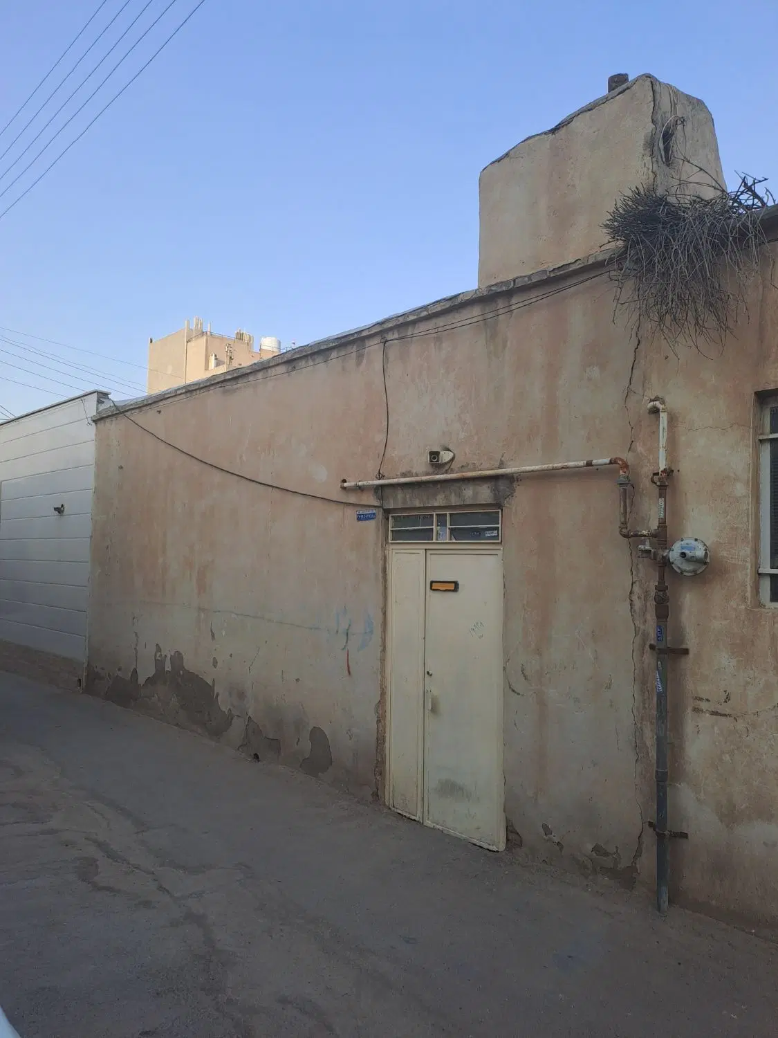 اجاره منزل مسکونی مستقل و در بست خاکفرج