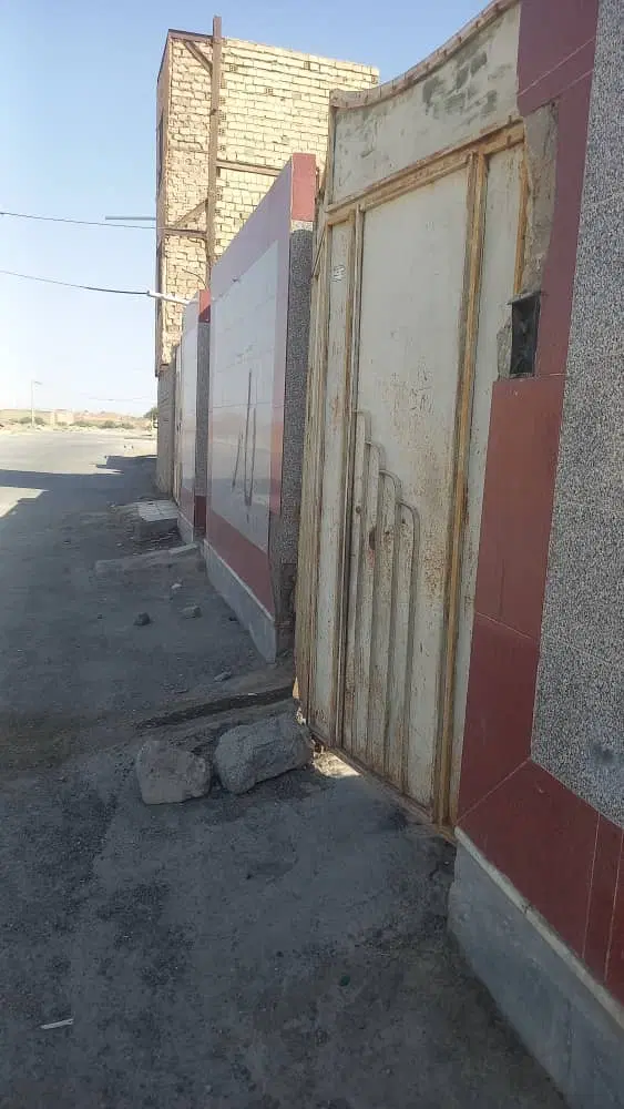 خانه ویلایی۲۰۰مترلب خیابان اصلی پاسداران۳۶