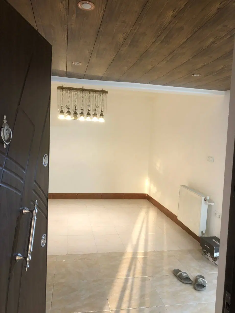 دو خوابه سالن بزرگ(قابلیت تبدیل به سه خواب)