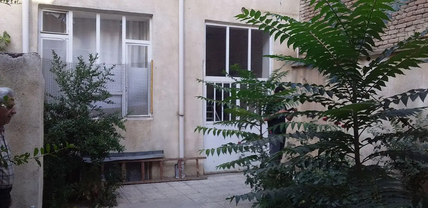 یک باب منزل مسکونی اجاره داده می شود