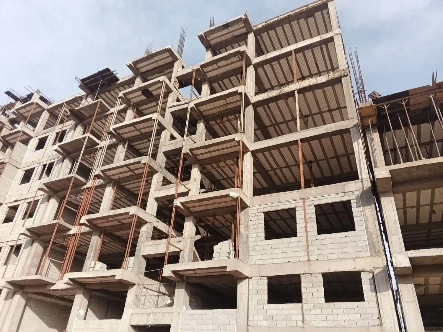فروش آپارتمان در رباط کریم_ ۱۴۰ میلیون واریزی دارد